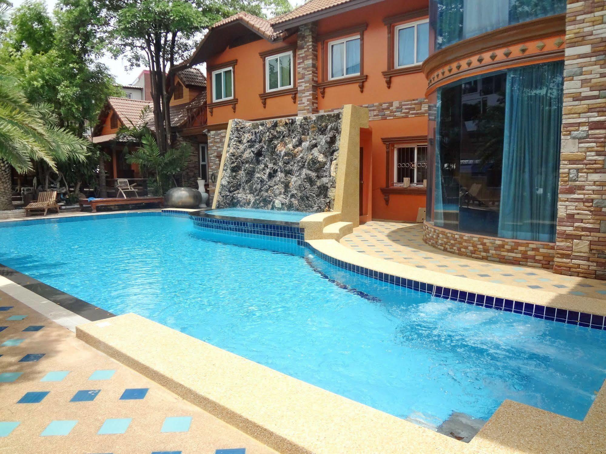 Khunsri Resort Art Boutique Hotel Pattaya Exterior foto